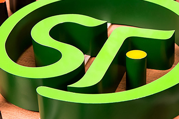 背發(fā)光字與不銹鋼發(fā)光字的區(qū)別